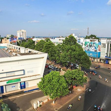 Khách Sạn Hồng Kông Buôn Ma Thuột Esterno foto