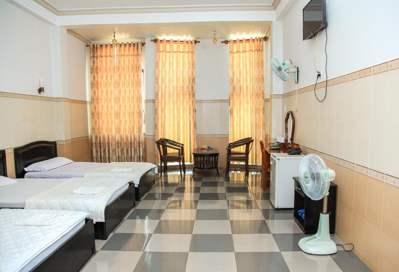 Khách Sạn Hồng Kông Buôn Ma Thuột Esterno foto