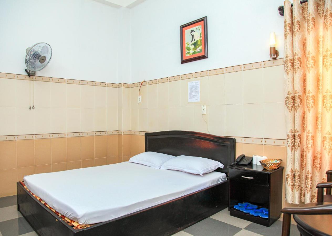 Khách Sạn Hồng Kông Buôn Ma Thuột Esterno foto