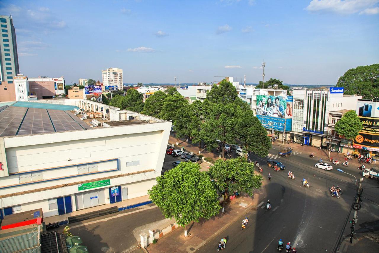 Khách Sạn Hồng Kông Buôn Ma Thuột Esterno foto