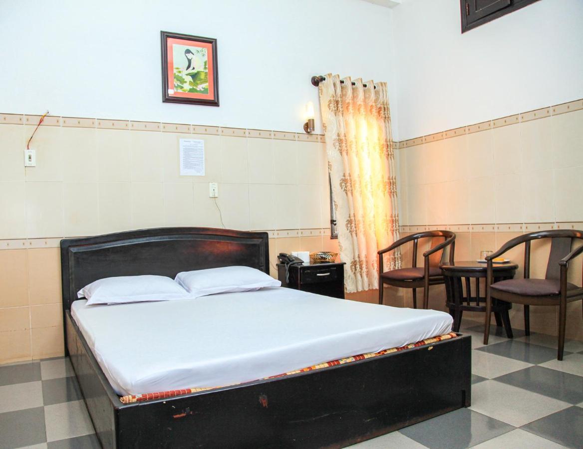 Khách Sạn Hồng Kông Buôn Ma Thuột Esterno foto