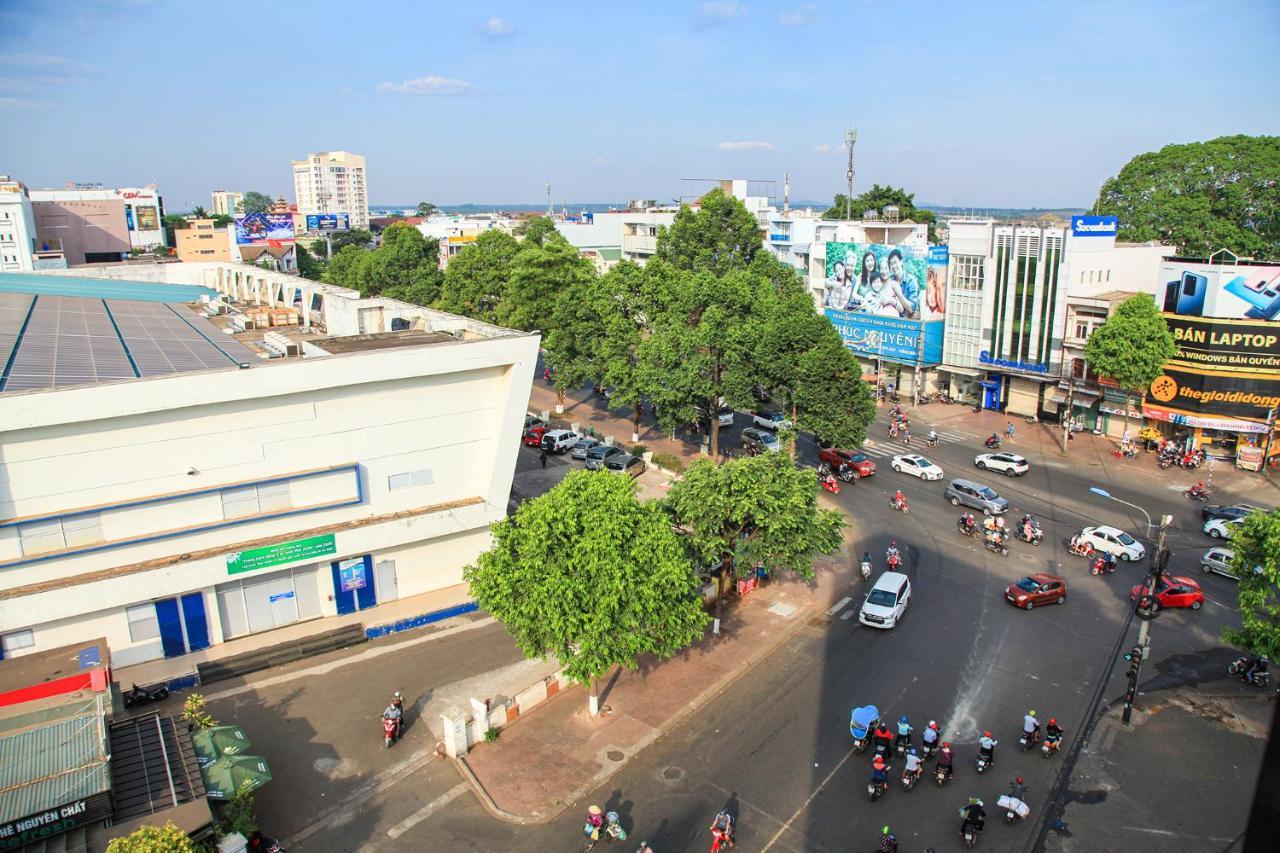 Khách Sạn Hồng Kông Buôn Ma Thuột Esterno foto