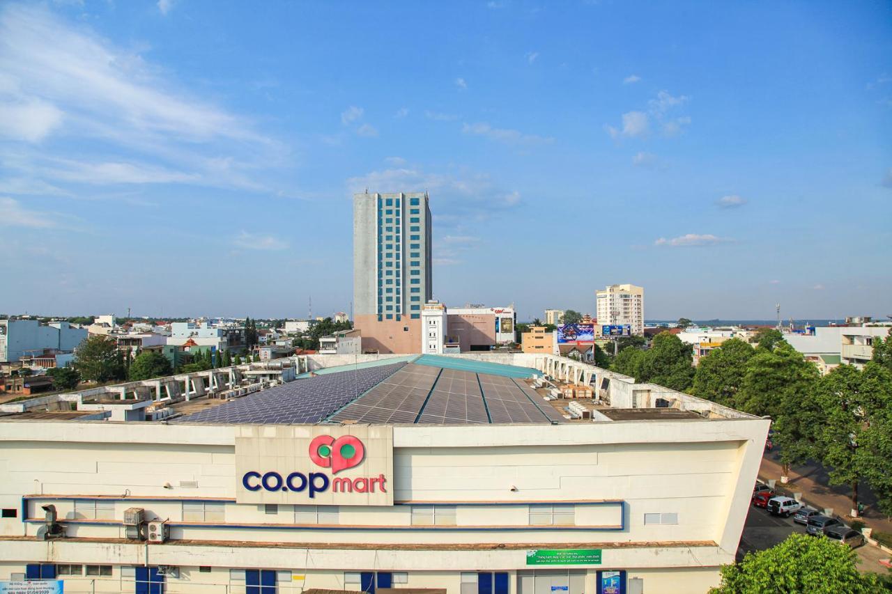 Khách Sạn Hồng Kông Buôn Ma Thuột Esterno foto