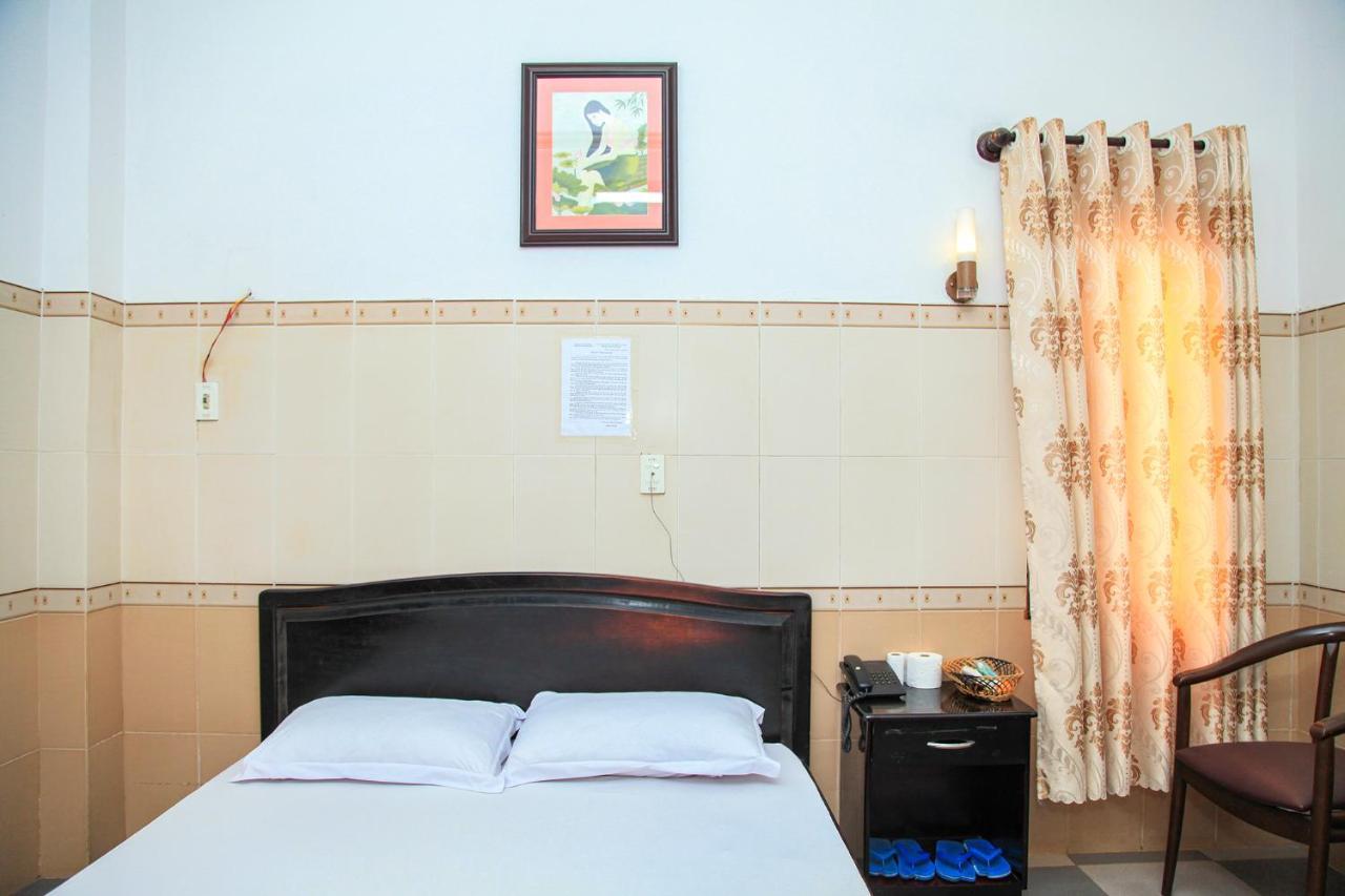 Khách Sạn Hồng Kông Buôn Ma Thuột Esterno foto