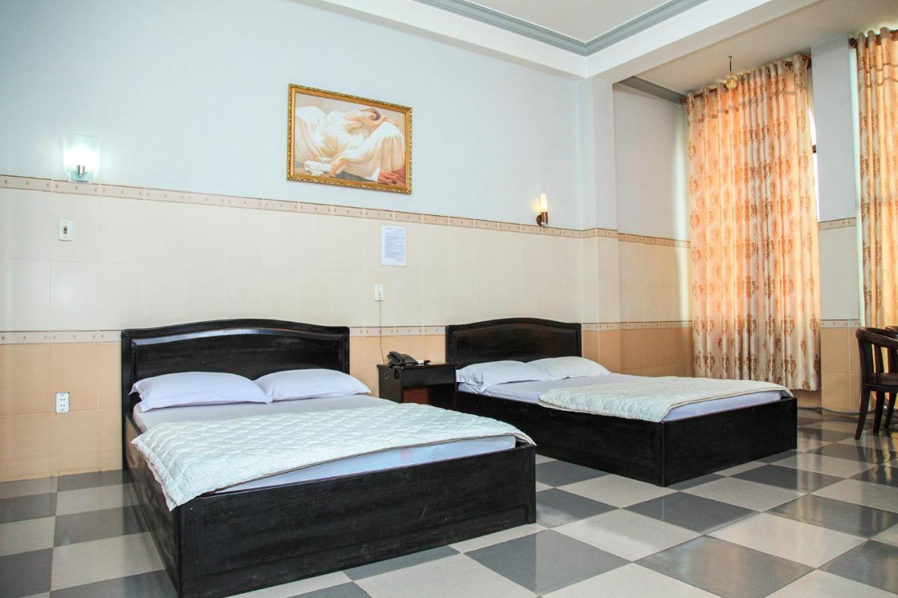 Khách Sạn Hồng Kông Buôn Ma Thuột Esterno foto