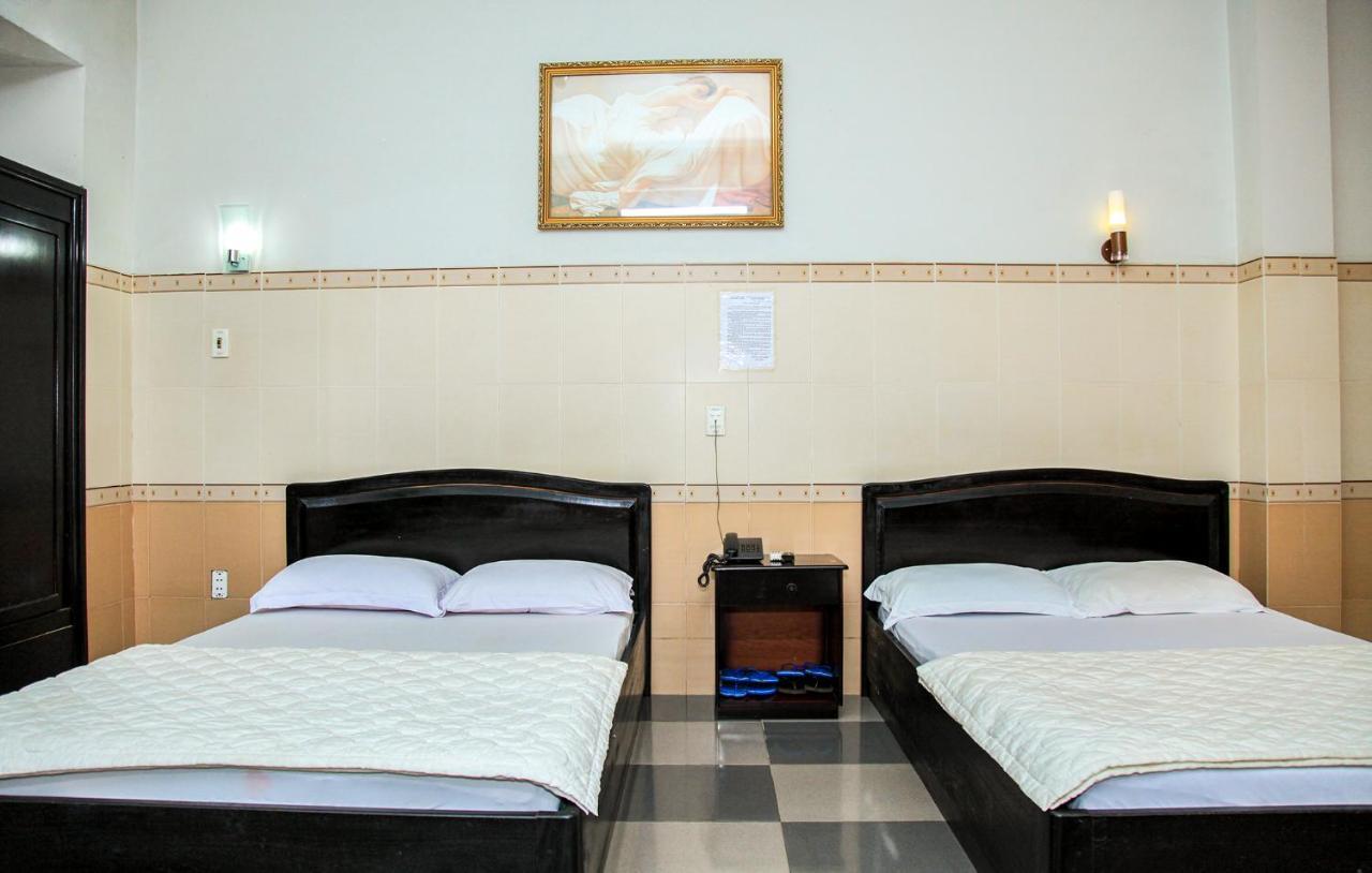 Khách Sạn Hồng Kông Buôn Ma Thuột Esterno foto