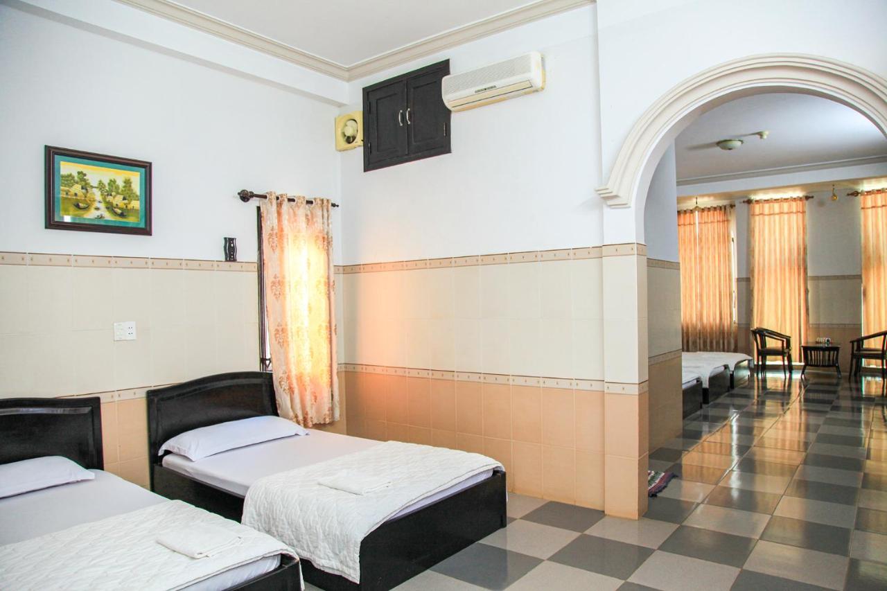 Khách Sạn Hồng Kông Buôn Ma Thuột Esterno foto