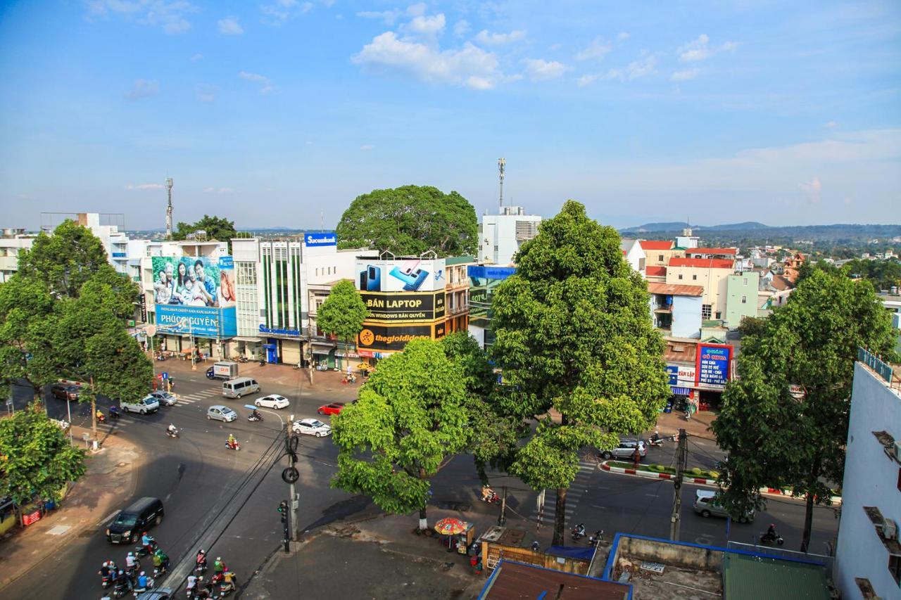 Khách Sạn Hồng Kông Buôn Ma Thuột Esterno foto